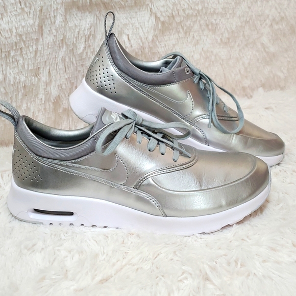 Nike Air Max Thea Metallic Silver/Chrome Sneaker Size 8.5 EUC - Picture 1 of 13